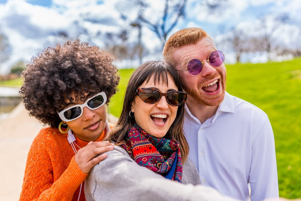 UV-Strahlung kann Augen schädigen – Sonnenbrille schützt die Sehkraft